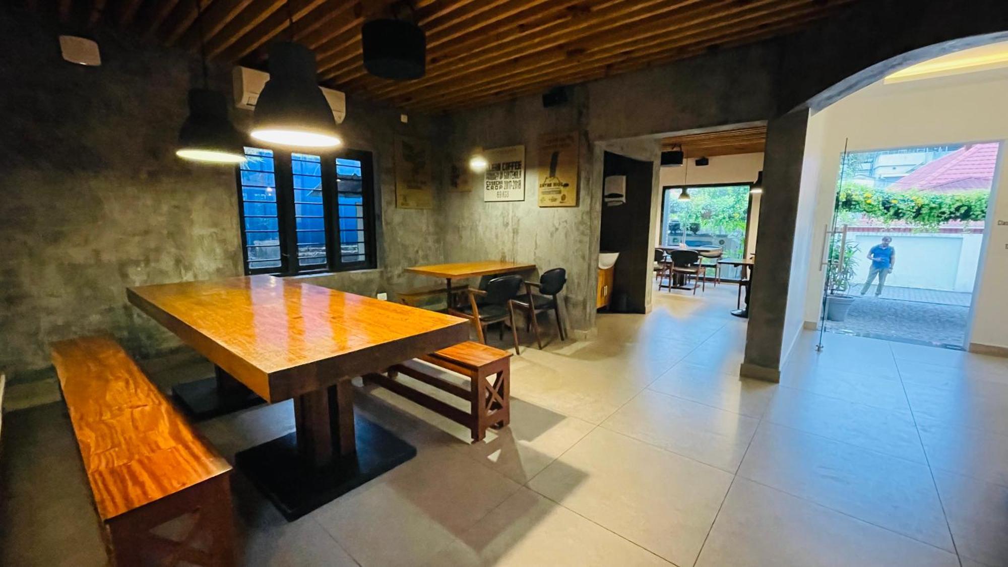 Solo Inn Kochi Exteriör bild