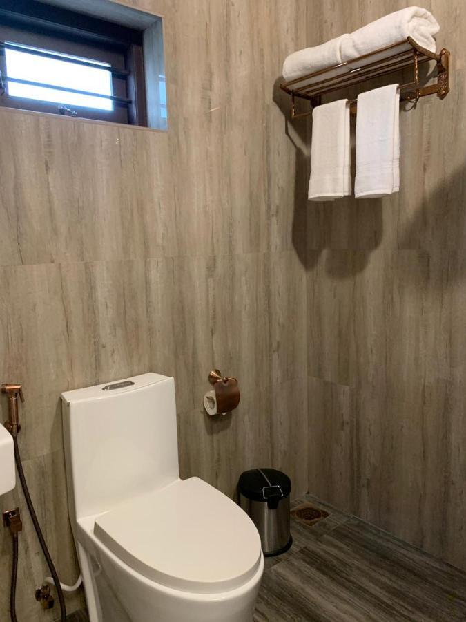 Solo Inn Kochi Exteriör bild